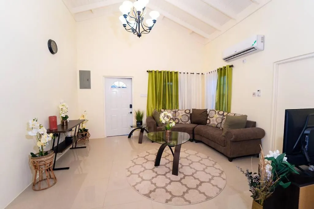 Prázdninový dům Tropical Escape, 2 Bedroom Vacation Oasis Florence Hall